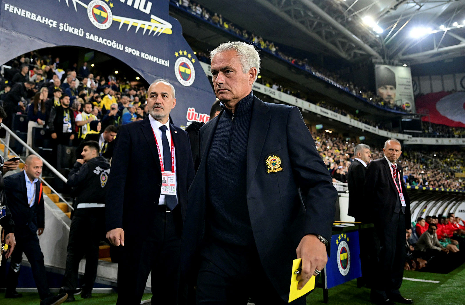 Jose Mourinho’dan stoper kararı! İşte Fenerbahçe’nin AZ Alkmaar maçı 11’i