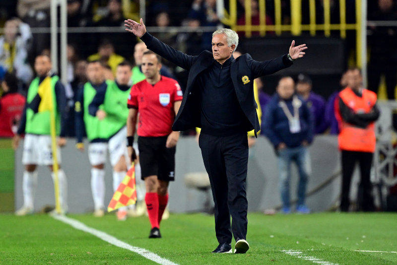 Fenerbahçe’de Mourinho depremi! İngilizler gitmek istediği takımı açıkladı