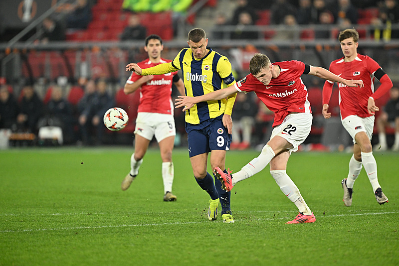 Spor yazarları AZ Alkmaar - Fenerbahçe maçını değerlendirdi!