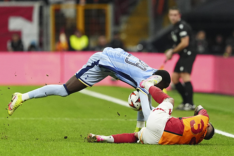 Spor yazarları Galatasaray - Tottenham maçını yorumladı!