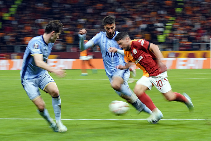 Spor yazarları Galatasaray - Tottenham maçını yorumladı!