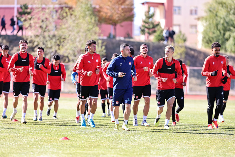 Mourinho’dan sürpriz tercih! İşte Fenerbahçe’nin Sivasspor maçı muhtemel 11’i