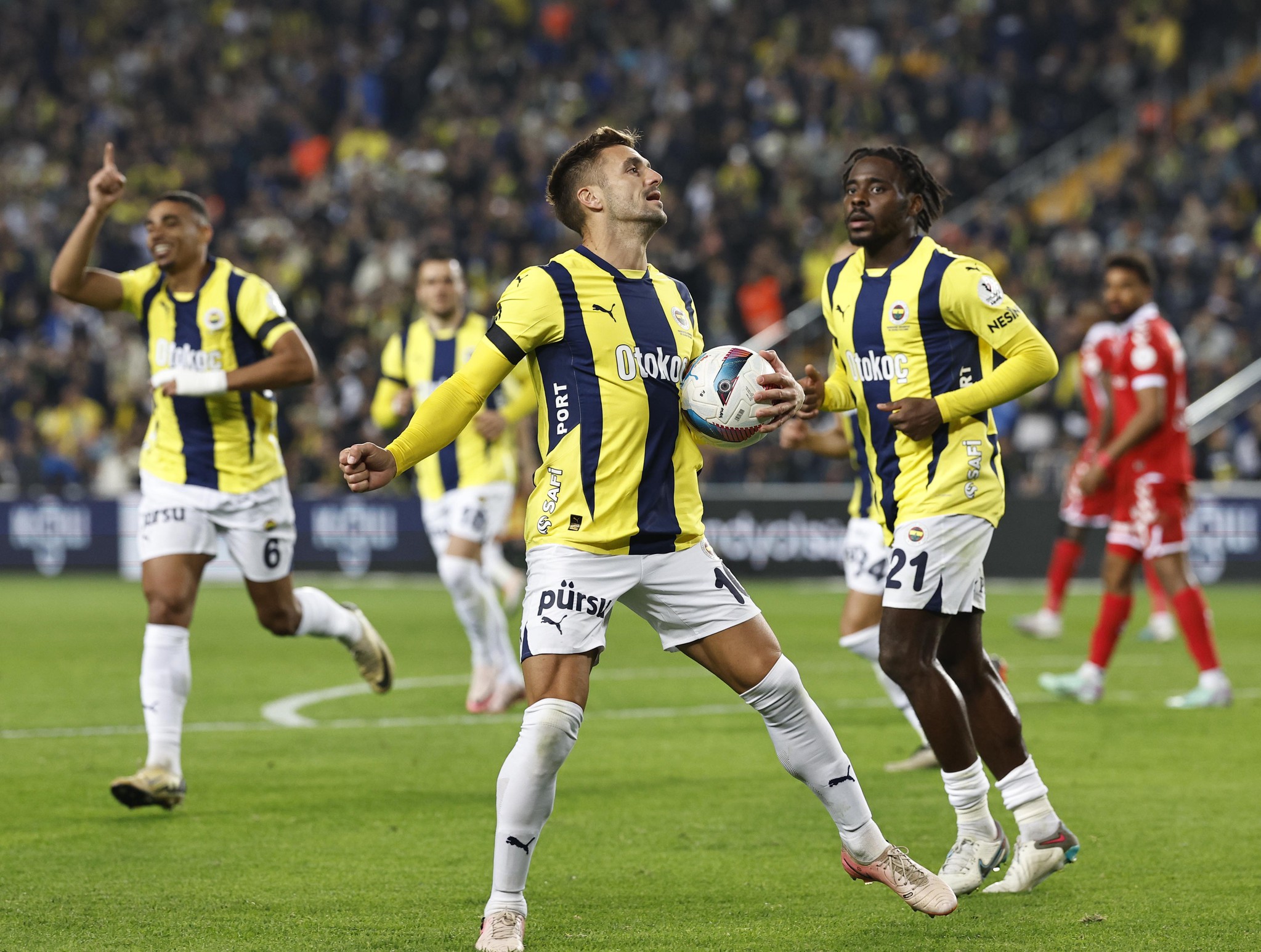 Spor yazarları Fenerbahçe - Sivasspor maçını değerlendirdi!