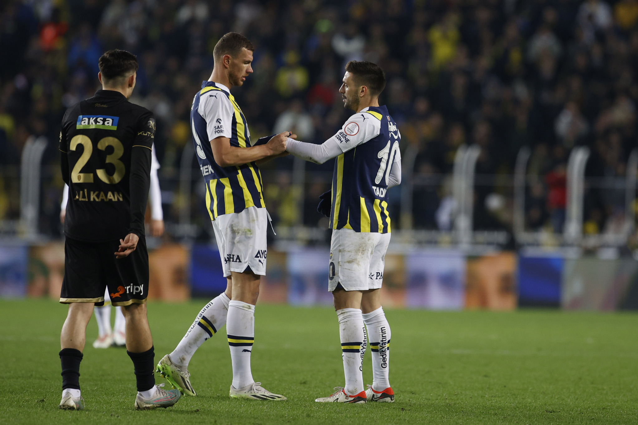 Fenerbahçe’den iç transfer hamlesi! 1 ayrılık 1 imza