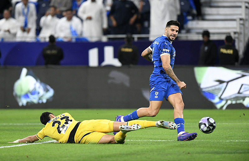 Fenerbahçe transferde büyük oynuyor! En-Nesyri gidiyor Aleksandar Mitrovic geliyor