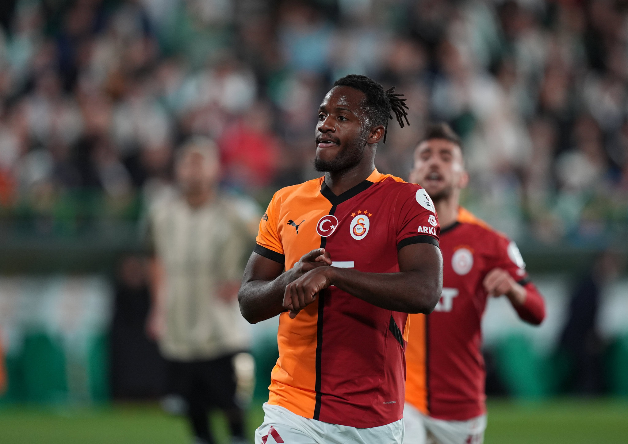 GALATASARAY HABERLERİ | Michy Batshuayi’den çok konuşulacak Vitor Osimhen açıklaması! Teknik olarak daha iyiyim