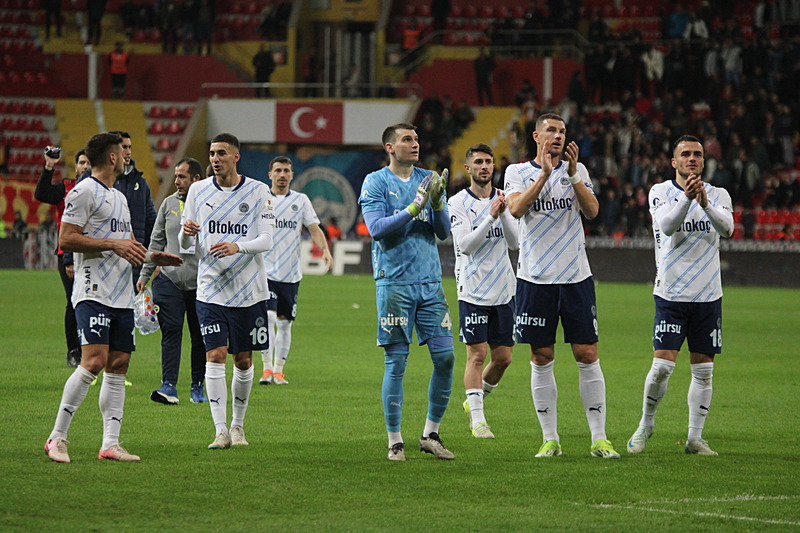 TRANSFER HABERİ - İtalyanlar transferde ısrarcı! Fenerbahçe’de sürpriz ayrılık gerçekleşebilir...