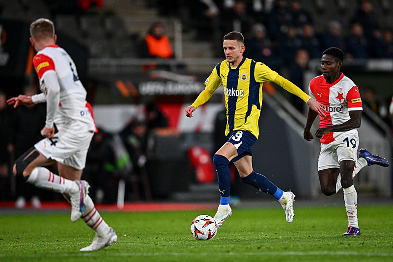 Spor yazarları Slavia Prag - Fenerbahçe maçını değerlendirdi!