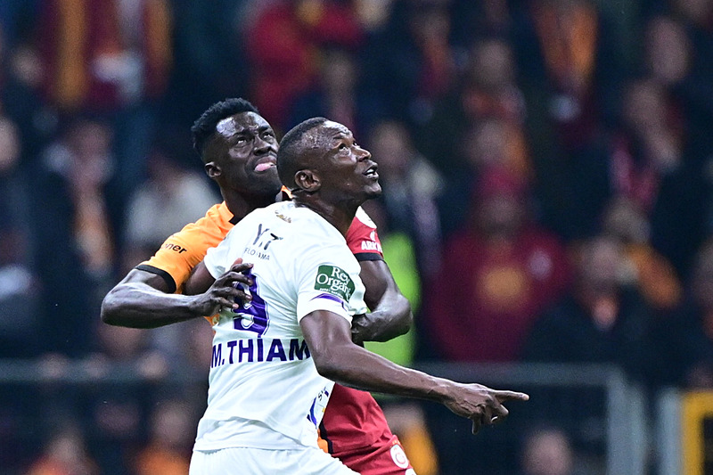 Osimhen’in pozisyonu penaltı mıydı? Eski hakemler Galatasaray - Eyüpspor maçını yorumladı