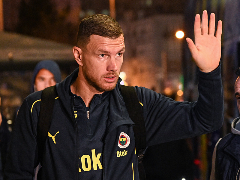 TRANSFER HABERİ | Edin Dzeko gerçeği ortaya çıktı! Fenerbahçe için büyük fedakarlık yapmış