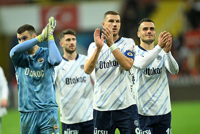 TRANSFER HABERİ | Edin Dzeko gerçeği ortaya çıktı! Fenerbahçe için büyük fedakarlık yapmış