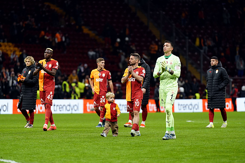 TRANSFER HABERİ - Galatasaray’da ayrılıklar belli oldu! Okan Buruk’un kararı...