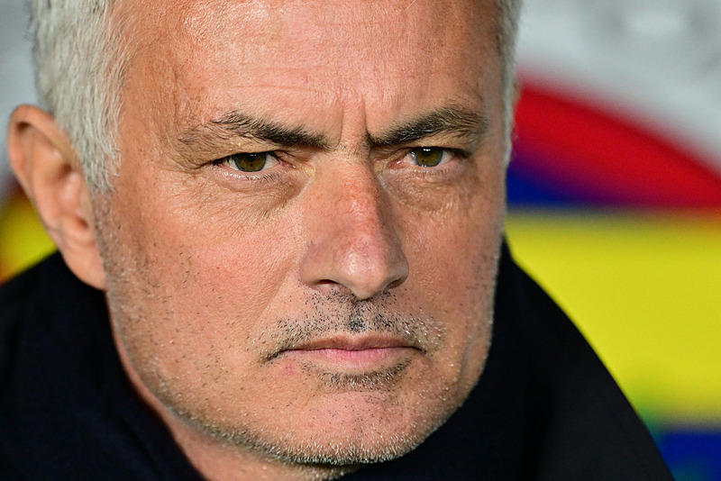 Fenerbahçe gözünü liderliğe dikti! Jose Mourinho’dan takıma Beşiktaş derbisi öncesi...