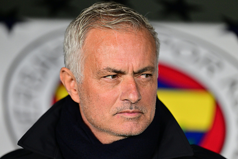 Fenerbahçe gözünü liderliğe dikti! Jose Mourinho’dan takıma Beşiktaş derbisi öncesi...