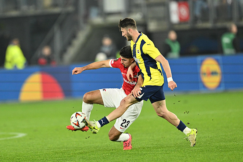 TRANSFER HABERİ | Fenerbahçeli yıldıza dev zam! Sözleşmesi uzatılıyor