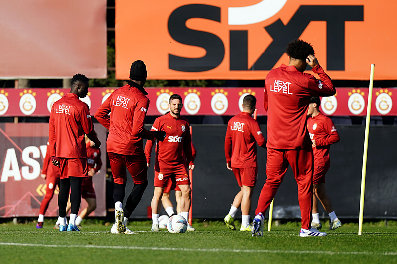 TRANSFER HABERİ: Galatasaray’ın eski yıldızı geri dönüyor! Kulübü onay verdi