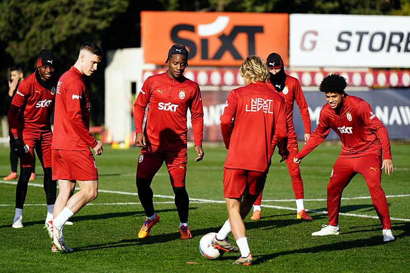 TRANSFER HABERİ: Galatasaray istiyordu! O yıldızı tehdit ettiler