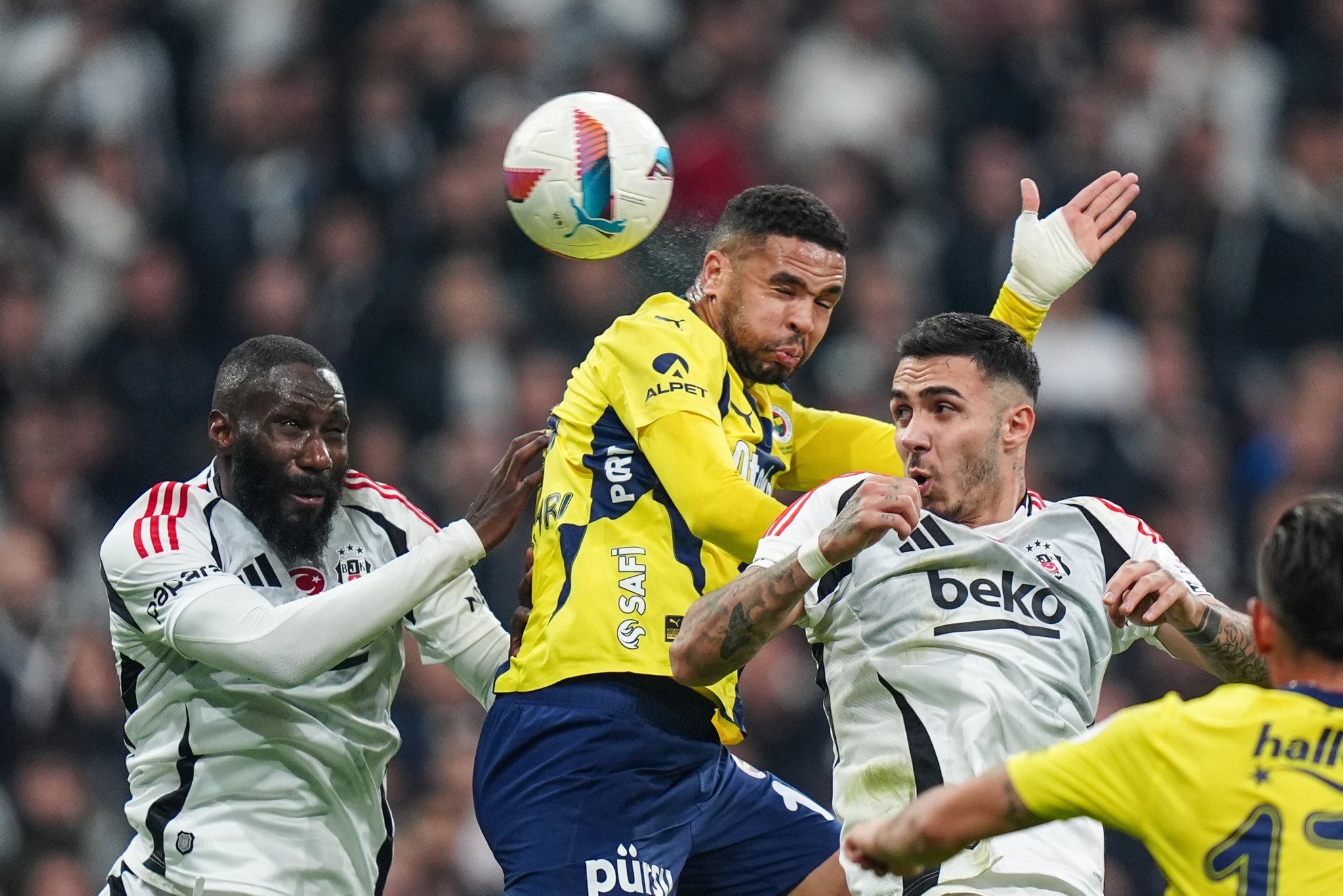 Spor yazarları Beşiktaş - Fenerbahçe maçını yorumladı!