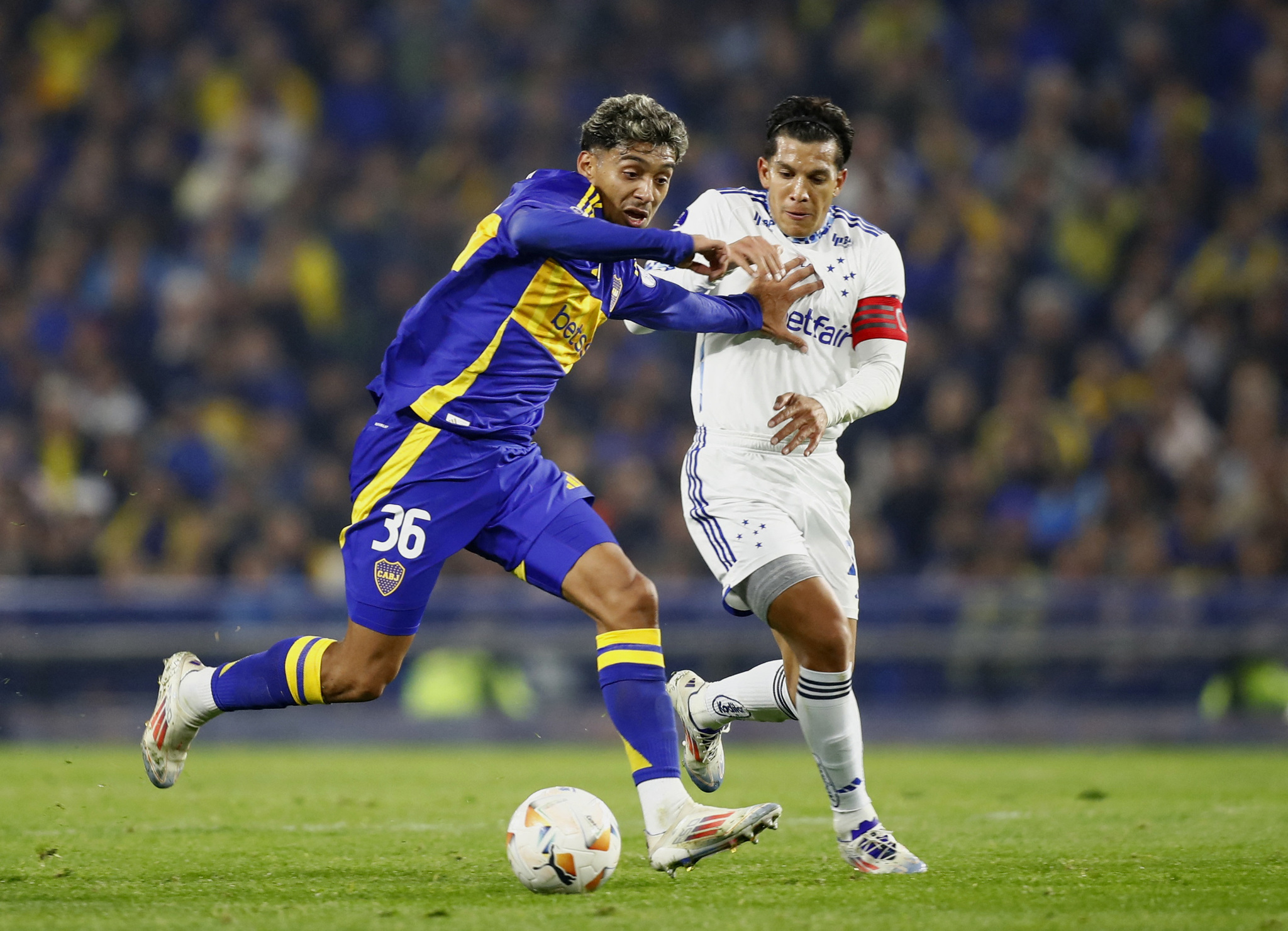 TRANSFER HABERİ | Fenerbahçe’de gündem yeniden Cristian Medina! Yönetim harekete geçiyor