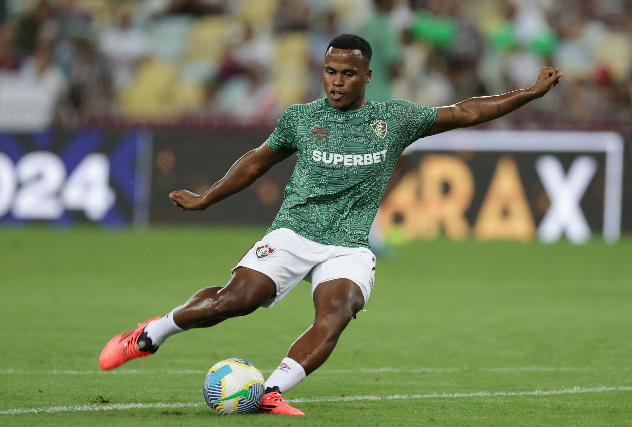 Galatasaray’a transferde kötü haber! John Arias’ta 2 talip birden