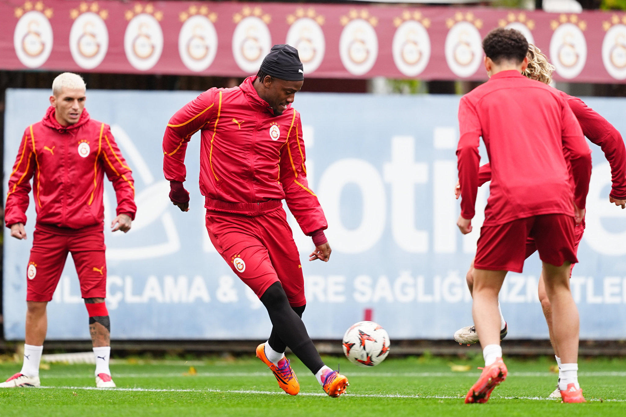 Galatasaray’a transferde kötü haber! John Arias’ta 2 talip birden