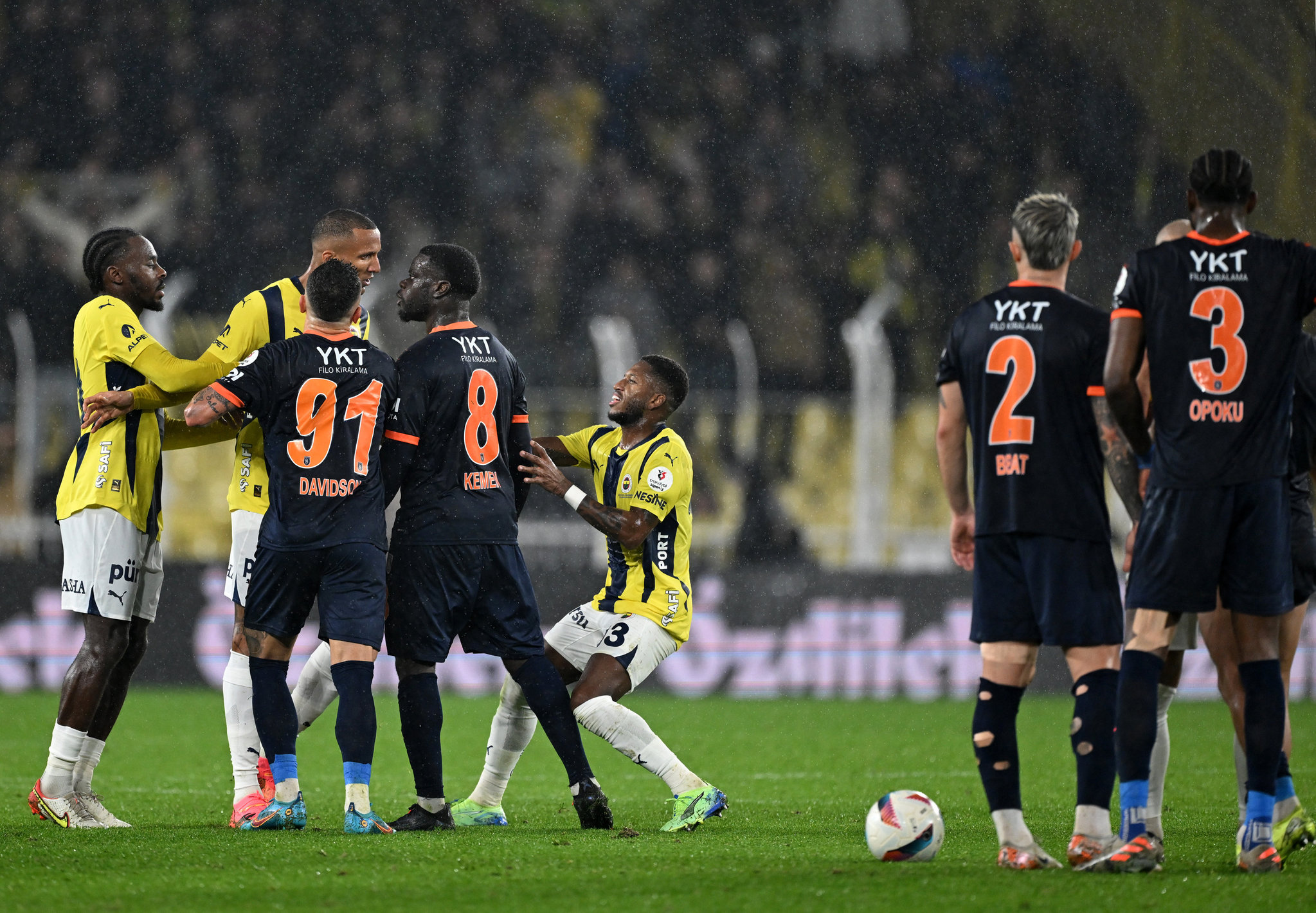 Fenerbahçe - Başakşehir maçını spor yazarları değerlendirdi