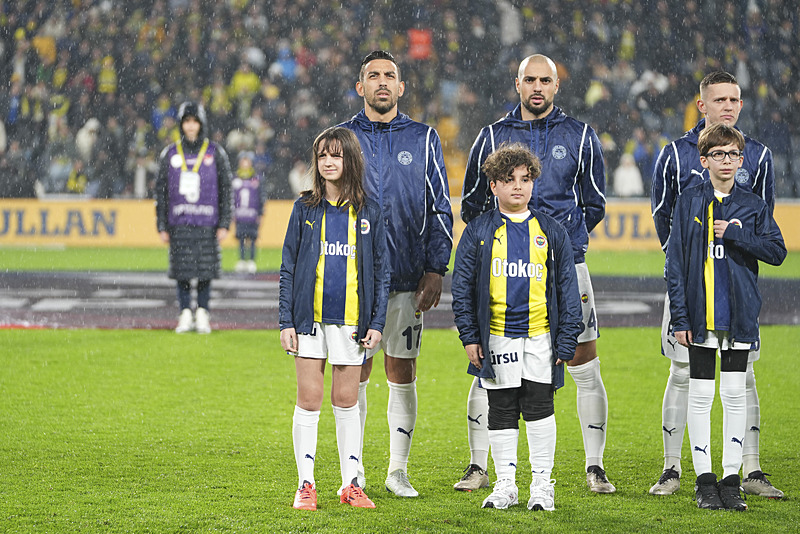 FENERBAHÇE HABERLERİ | Ezeli rakip İrfan Can Kahveci için devreye girdi! Transferde flaş gelişme