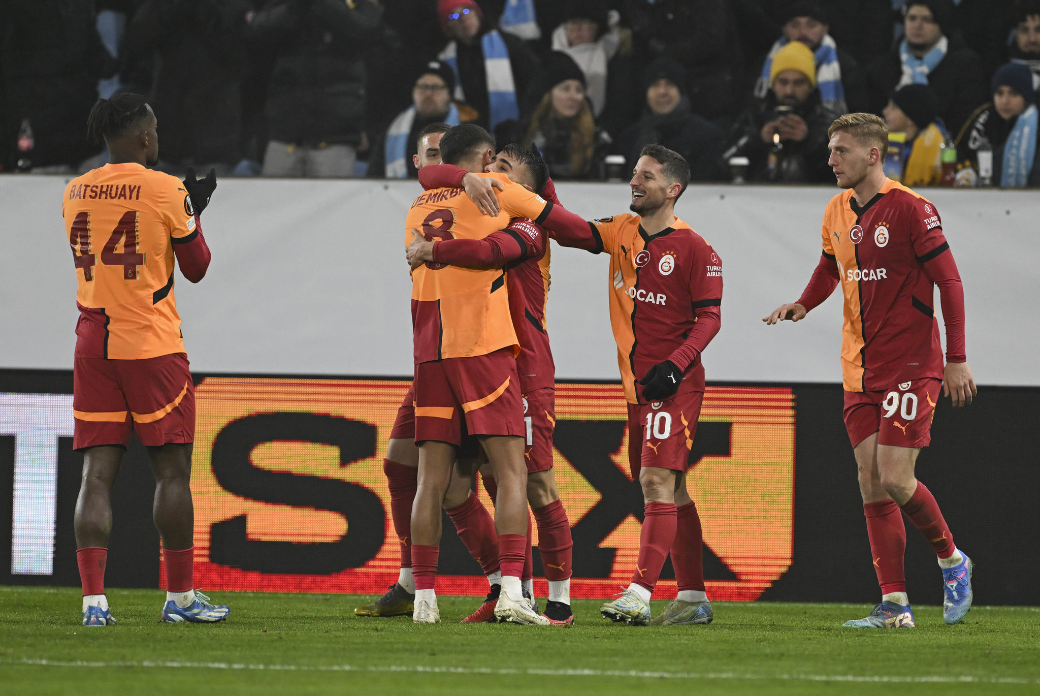 GALATASARAY HABERLERİ | Başkan Dursun Özbek’ten oyunculara maaş dopingi! Derbi öncesi...