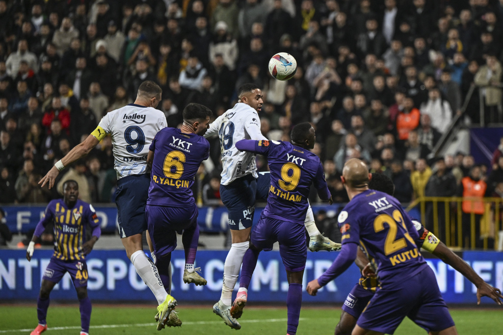 Fenerbahçe’nin golünden önce faul varmı? Eski hakemler o pozisyonu yorumladı