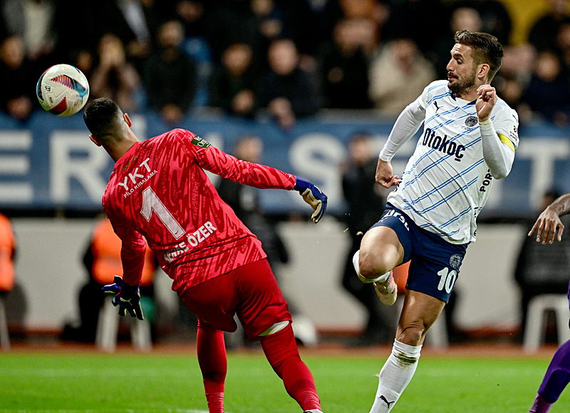 TRANSFER HABERİ: Galatasaray’dan transferde büyük sürpriz! Berke Özer için girişimler başladı