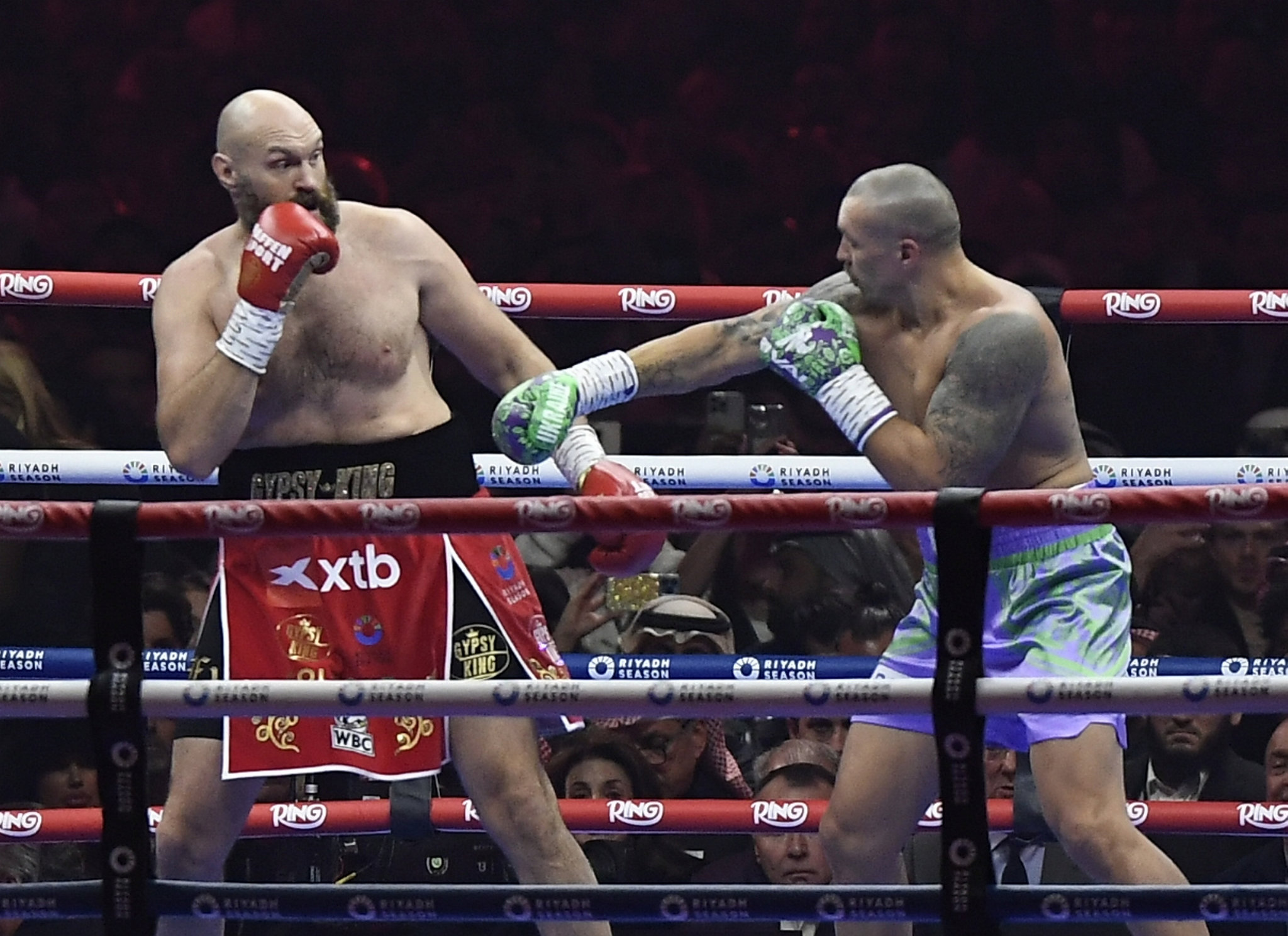 Usyk-Tyson Fury maçının kazananı belli oldu! 190 milyon doları kim aldı?