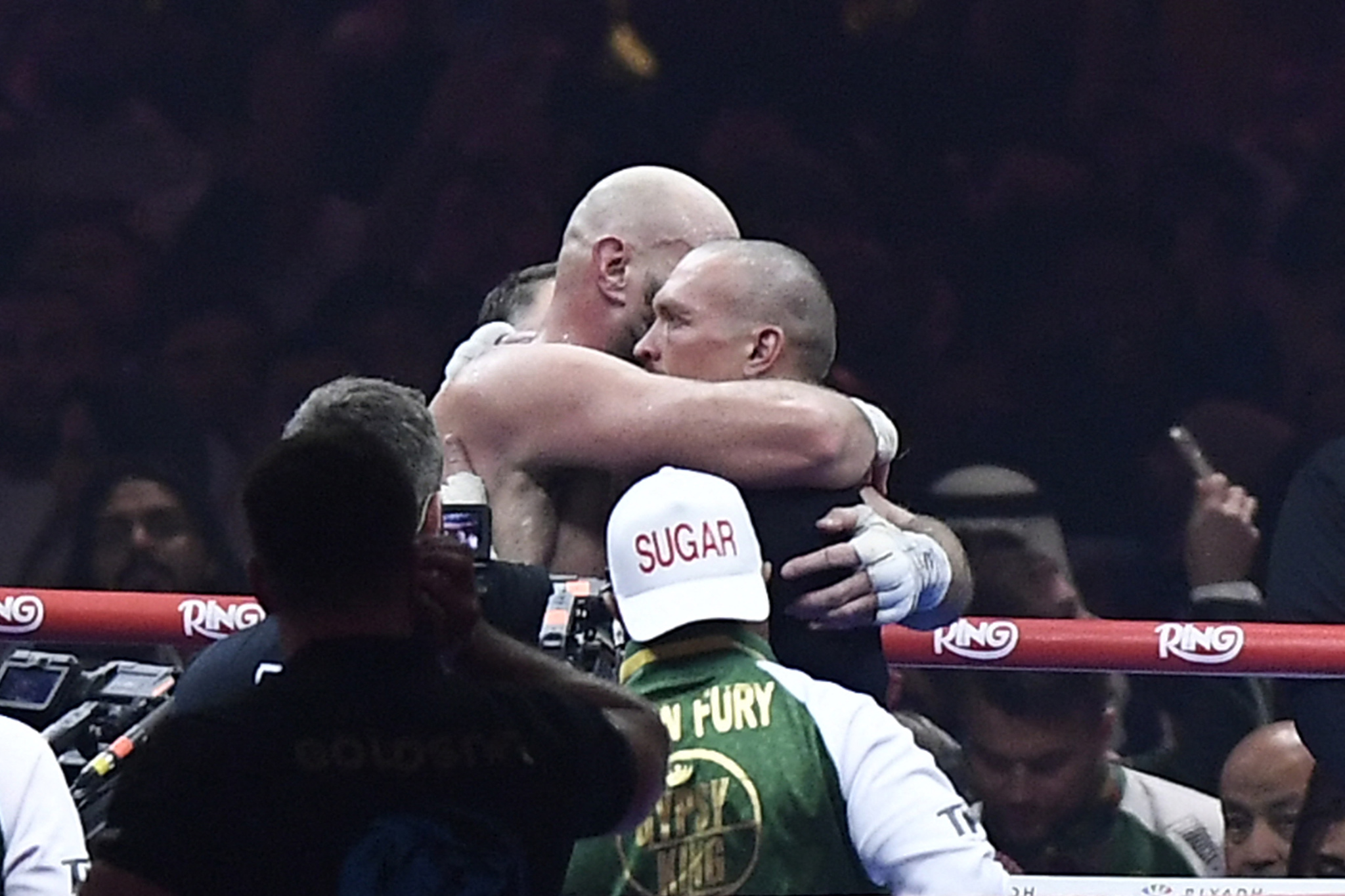 Usyk-Tyson Fury maçının kazananı belli oldu! 190 milyon doları kim aldı?