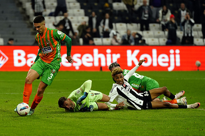 Spor yazarları Beşiktaş-Corendon Alanyaspor maçını değerlendirdi!