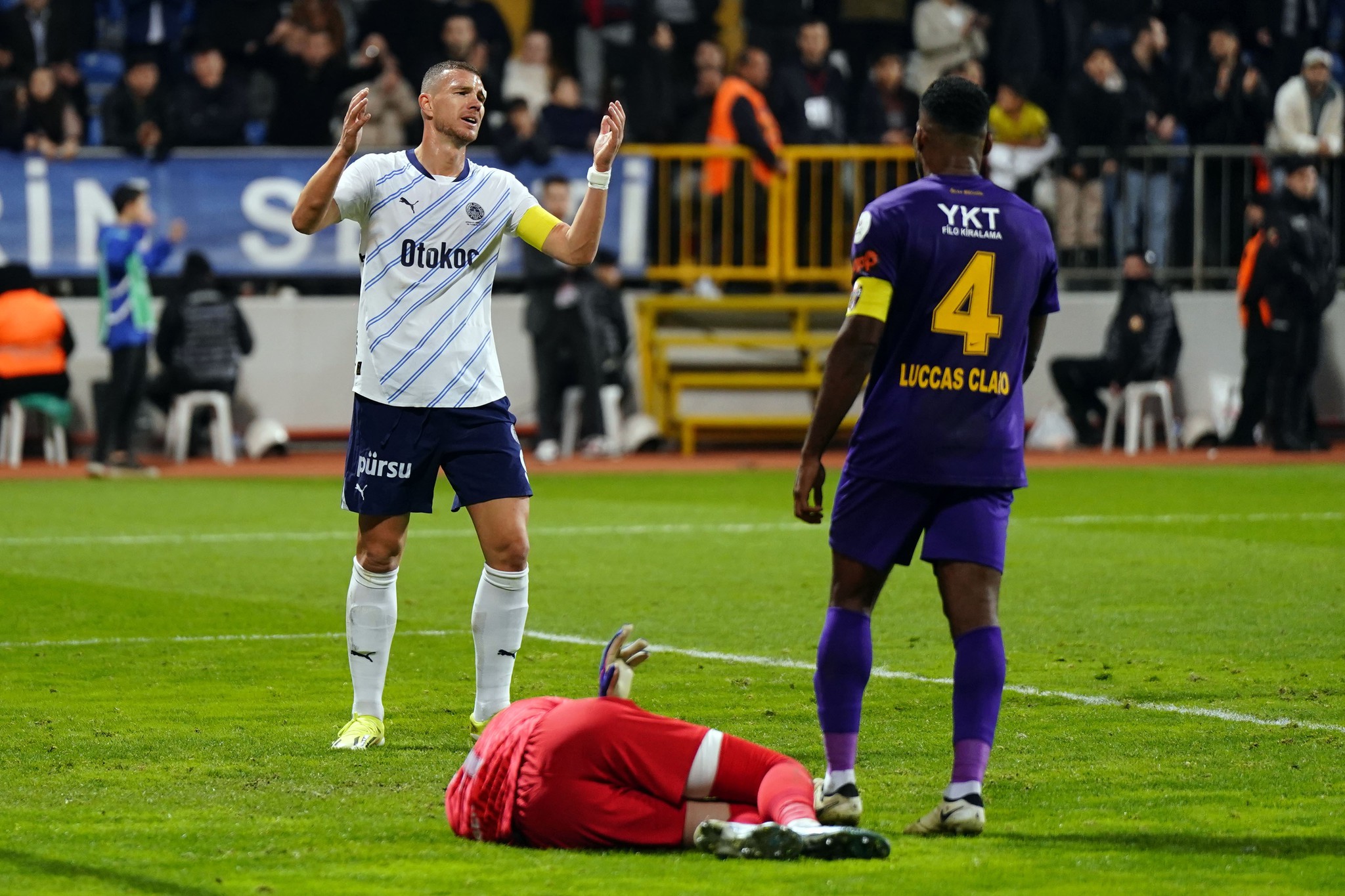 Fenerbahçe’de şok kadro dışı kararı! Bunu kimse beklemiyordu