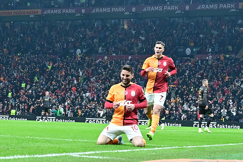 Galatasaray’dan flaş Mertens kararı!