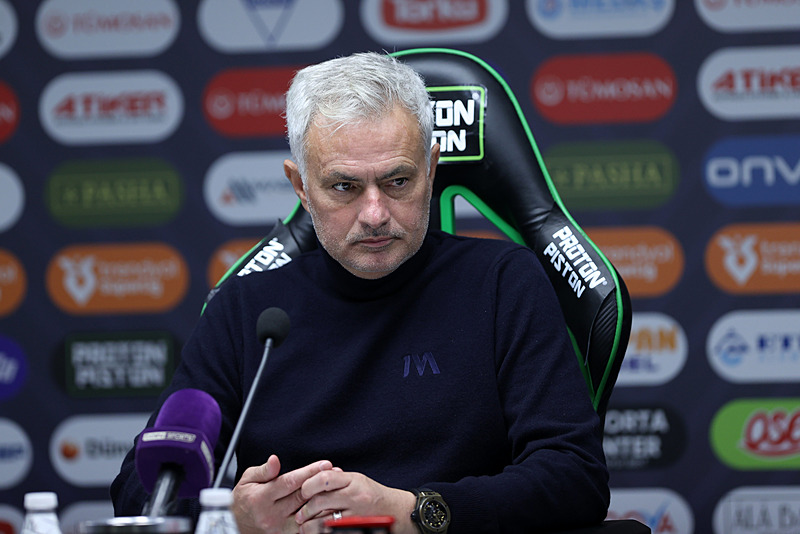 Jose Mourinho Fenerbahçe’den ayrılıyor! İngiltere’ye dönecek