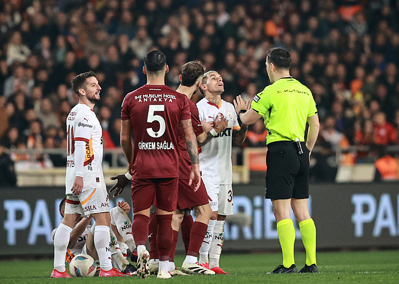 Spor yazarları Atakaş Hatayspor-Galatasaray maçını değerlendirdi!