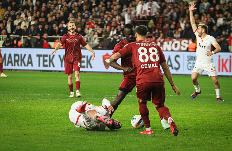 Spor yazarları Atakaş Hatayspor-Galatasaray maçını değerlendirdi!