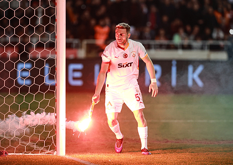 Galatasaray dudak uçuklatan teklifi reddetti! Yönetimden flaş transfer kararı