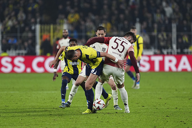 Spor yazarları Fenerbahçe - Lyon maçını yorumladı!