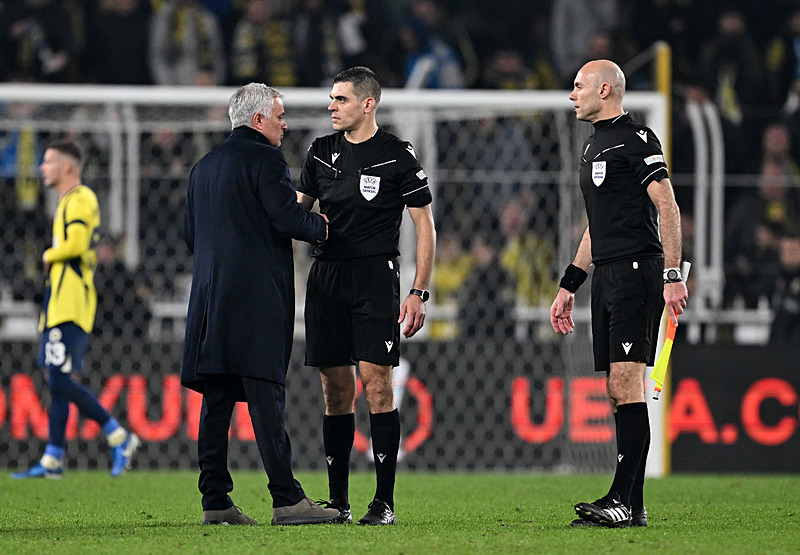 Spor yazarları Fenerbahçe - Lyon maçını yorumladı!