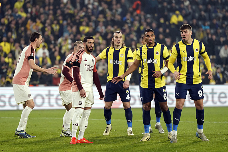 Spor yazarları Fenerbahçe - Lyon maçını yorumladı!