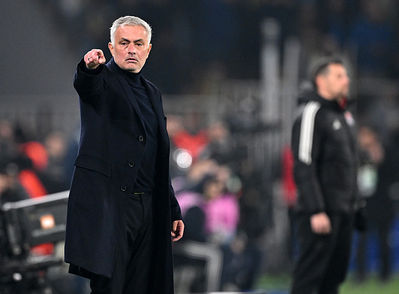 Fenerbahçe’de transfere Mourinho engeli! Az kalsın ayrılıyormuş