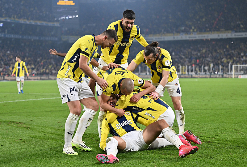 Spor yazarları Fenerbahçe - Göztepe maçını değerlendirdi!