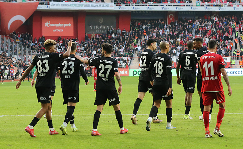 Spor yazarları Onvo Antalyaspor - Beşiktaş maçını yorumladı!