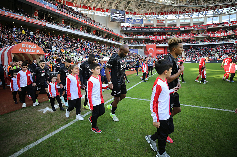 Spor yazarları Onvo Antalyaspor - Beşiktaş maçını yorumladı!