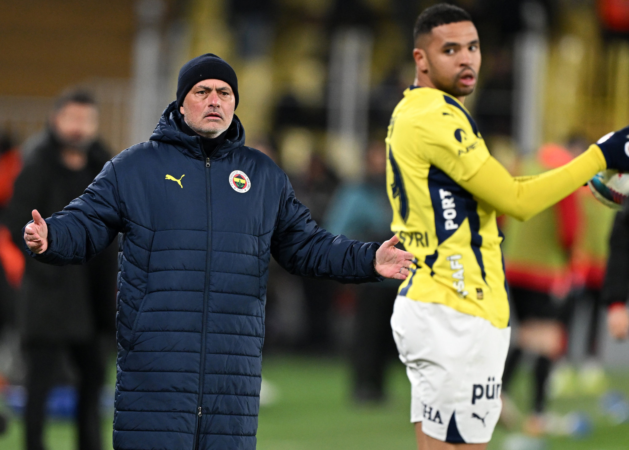 TRANSFER HABERLERİ | Fenerbahçe’den stopere yerli takviyesi! Diego Carlos’un sakatlığı planları bozdu