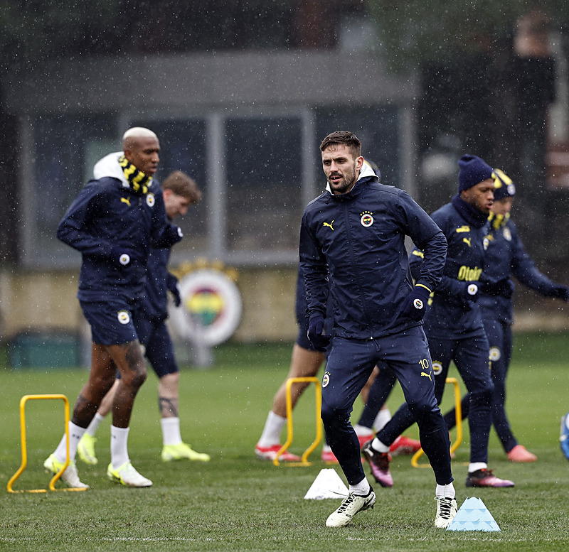 Fenerbahçe 3 puan peşinde! İşte Mourinho’nun Corendon Alanyaspor maçı muhtemel 11’i