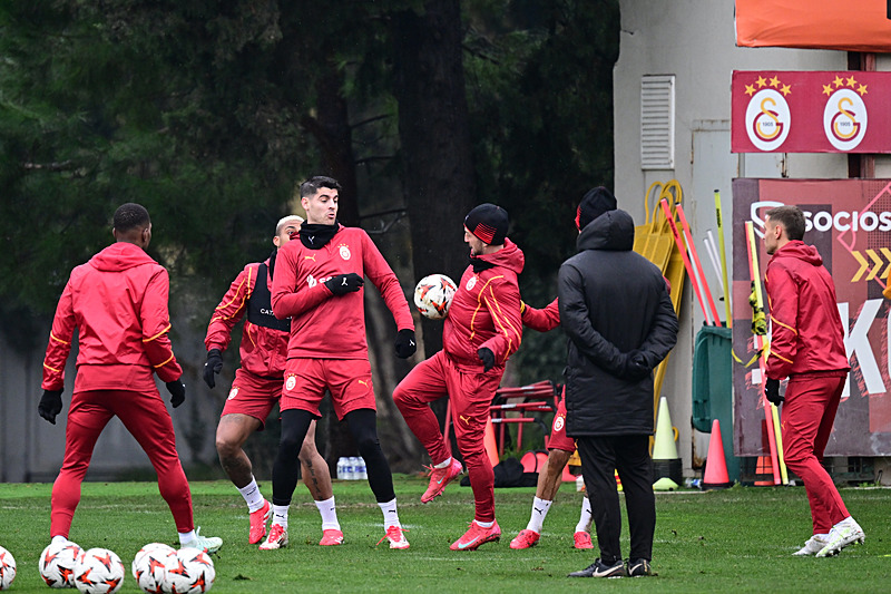 TRANSFER HABERLERİ | Galatasaray’dan sürpriz kaleci hamlesi! Muslera’nın halefi komşudan