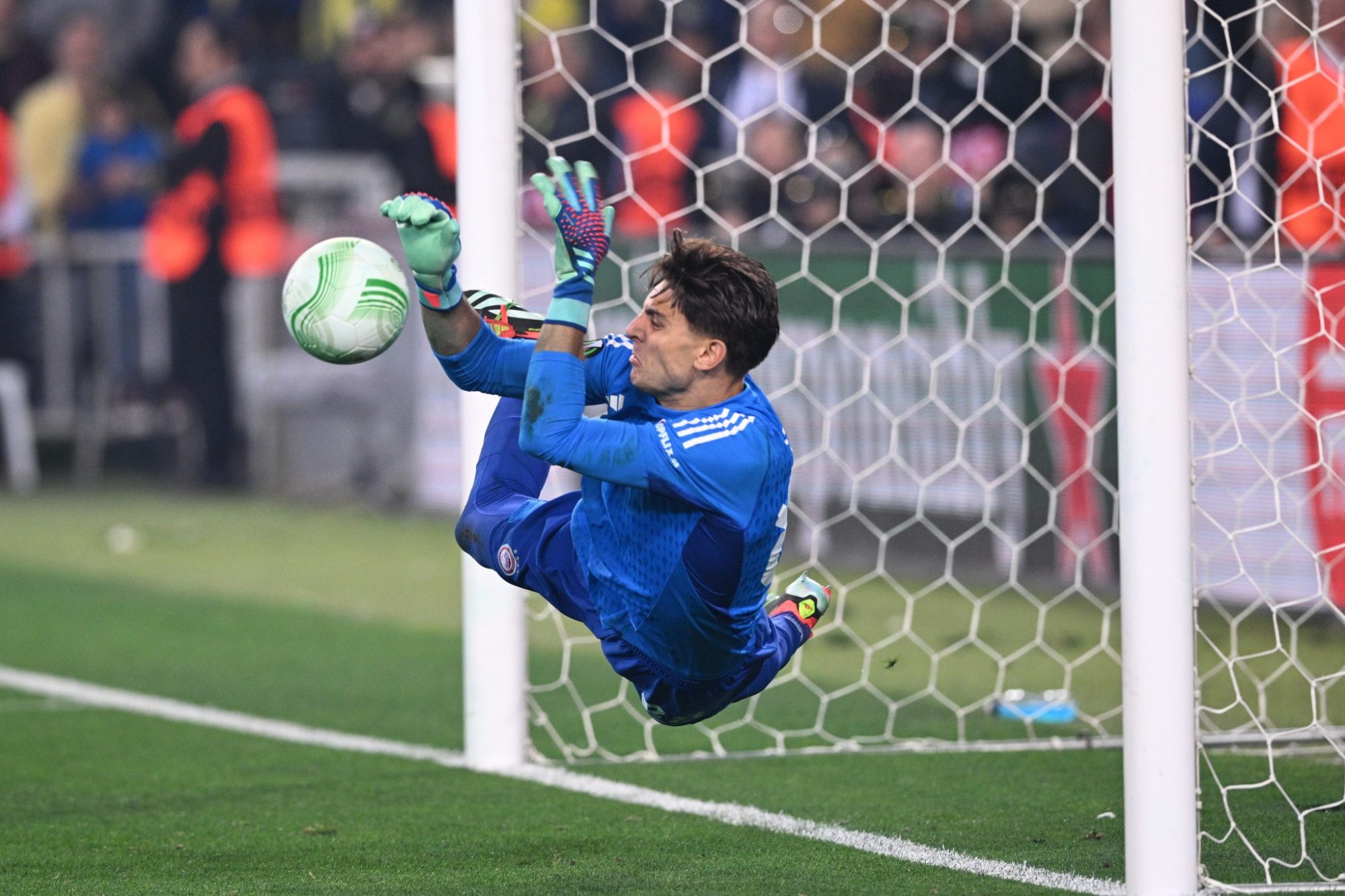 TRANSFER HABERLERİ | Galatasaray’dan sürpriz kaleci hamlesi! Muslera’nın halefi komşudan
